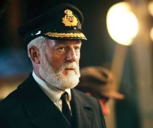Bernard Hill, ator de 'Titanic' e 'Senhor dos Anis', morre aos 79 anos