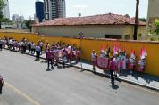 Fotos e vdeos | Cerca de mil fiis participam da 17 Caminhada Franciscana pela Paz