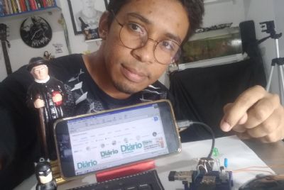 Professor cria computador de R$ 22 para ajudar estudantes de baixa renda