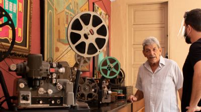 Anbal Alencastro revisita espaos que abrigaram cinemas de rua em Cuiab