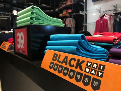 Liquidao: shoppings tm descontos de at 70%, msica ao vivo e compras online