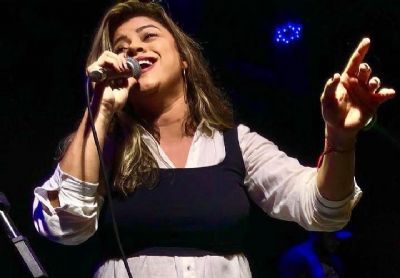 Conheça Maya Andrade, cantora que vem se consolidando com uma das maiores vozes de MT