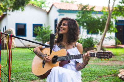 Cantora Sabi faz show potico musical on-line na prxima semana