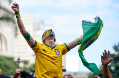 Msica e futebol: uma lista do Entret para embalar sua torcida pela seleo brasileira