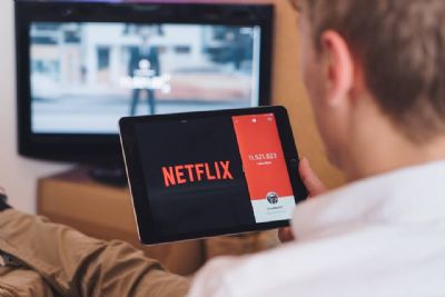 Pesquisa revela que Netflix tem mais assinantes do que a TV paga no Brasil