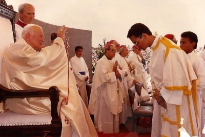 <Font color=Orange> Fotos </font color> | Visita do Papa Joo Paulo II em Cuiab faz 32 anos e fiis lembram com emoo desse dia histrico