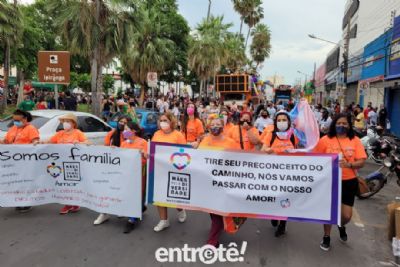 O Entret esteve na 18 Parada da Diversidade de Mato Grosso. Confira as fotos!
