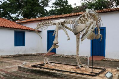 Aps restaurao, rplica de dinossauro retorna para Museu de Histria Natural