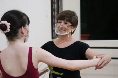Projeto oferta bolsas de Ballet Clssico para crianas de Rondonpolis