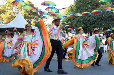 'Alvorada Festiva' abre comemorao de aniversrio de Cuiab