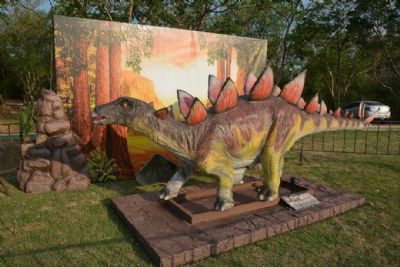 Jaciara recebe exposio de rplicas de dinossauros