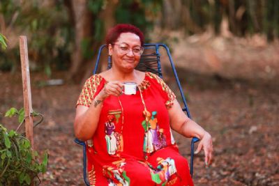 Luciene Carvalho  homenageada em sarau em Cuiab neste sbado