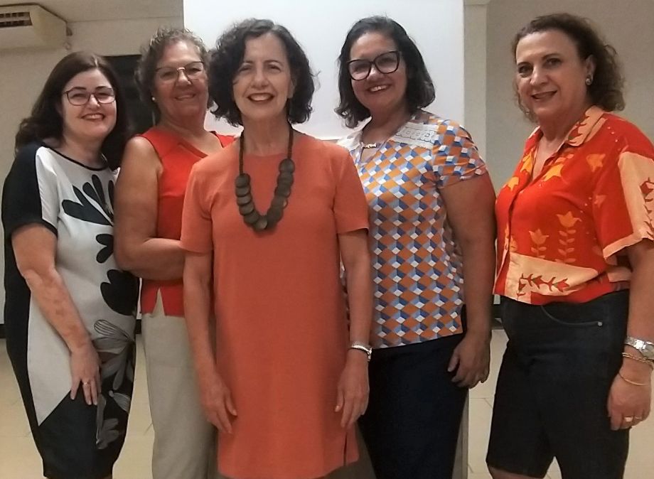 Cantoras se reúnem para homenagear o Dia Internacional da Mulher ::  Leiagora, Playagora