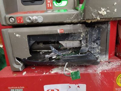 Polcia Civil prende suspeitos de furto de caixa eletrnico de supermercado da capital