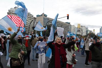 Aps governo intervir na maior exportadora de gros da Argentina, milhares vo s ruas protestar; Veja videos