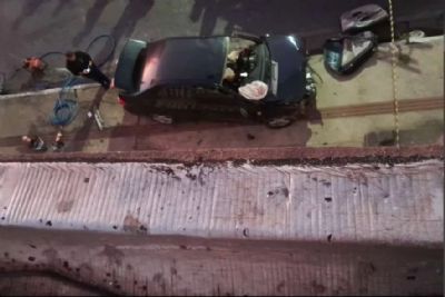 Motorista morre e 4 passageiros ficam feridos aps carro atingir bloco de concreto em Cuiab