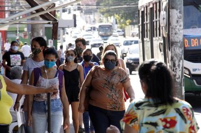 Pandemia apresenta queda nos casos e internaes em Cuiab