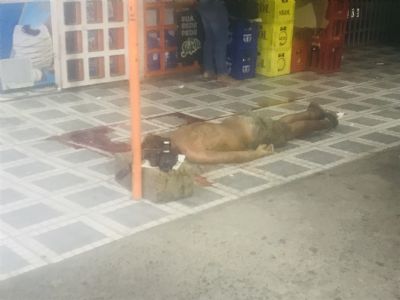 Homem  executado em frente  distribuidora de bebidas em Cuiab - veja vdeo