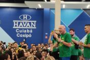 Milhares de pessoas aproveitam promoes de inaugurao da Havan; VEJA FOTOS