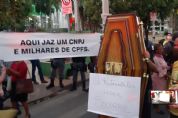 Empresrios de bares e restaurantes protestam pela reabertura e provocam aglomerao; VDEO