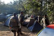Polcia flagra aglomerao de 200 pessoas acampadas no Rio Teles Pires
