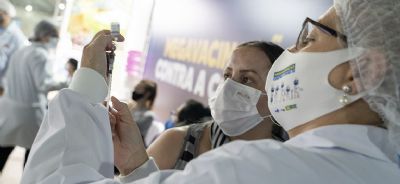 Brasil tem 80% da populao alvo com duas doses de vacina contra a Covid-19