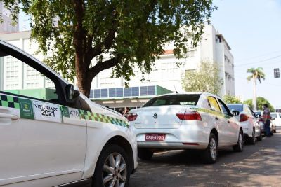 Auxlio comea a ser pago para 185 taxistas em Cuiab e Vrzea Grande