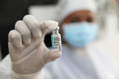 Vacinao da AstraZeneca e Pfizer corre risco de ser suspensa em Cuiab