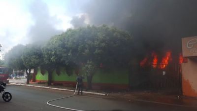 Incndio destri loja de roupas no centro de Sorriso