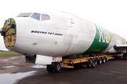 Transporte de avio em carreta para o aeroporto de Santo Antnio de Leverger viraliza nas redes