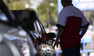 Cinco postos de Cuiab vendero gasolina a R$ 4,35; veja quais so