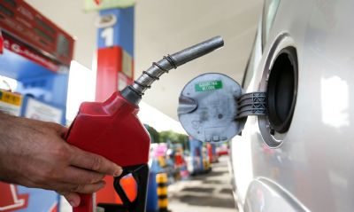 Preo da gasolina no Brasil est abaixo da mdia de 167 pases