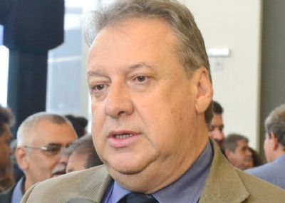 Juiz nega afastar Romoaldo da AL e bloqueia bens de ex-deputados