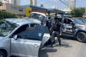Ladres furtam casa e batem carro durante a fuga em Cuiab