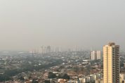 Vdeo | Fumaa de queimadas encobre cu da Baixada Cuiabana; veja fotos