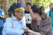 Madrinha dos povos indgenas, primeira-dama de MT participa de entregas e servios na TI Sangradouro