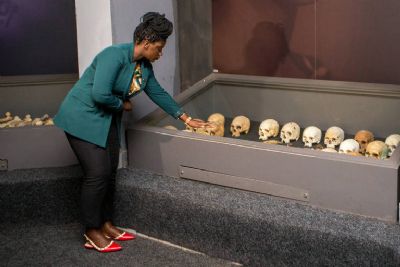 Memoriais trazem  tona atrocidades de genocdio de Ruanda