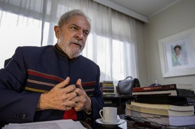 Defesa de Lula diz no ter sido avisada, cita PGR e pede que STJ adie julgamento