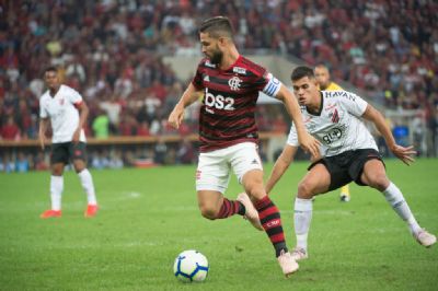 Athletico-PR elimina o Flamengo nos pnaltis e chega s semis da Copa do Brasil