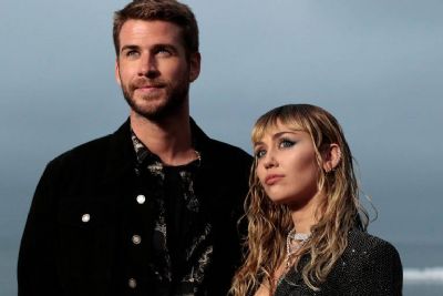 Aps separao, Miley Cyrus publica reflexo e amigos dizem que casal tinha 'vrios problemas'