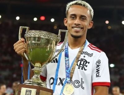 Assaltado aps vitria, Matheus do Flamengo recupera medalha