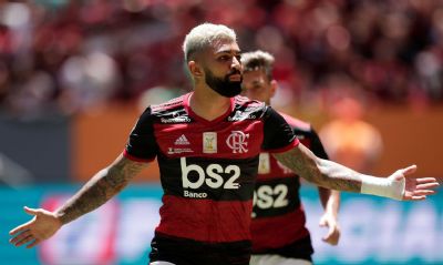 Em Braslia, Flamengo bate o Athletico-PR e conquista a Supercopa do Brasil