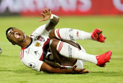 Bruno Henrique tem leso constatada no joelho direito e desfalca o Flamengo