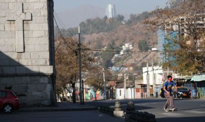 Chile mantm fronteiras fechadas, mas alivia lockdown em Santiago