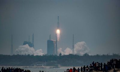 Novo foguete chins Longa Marcha 8 faz voo inaugural