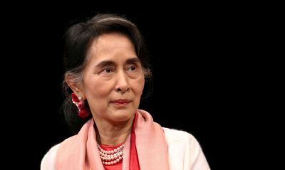 Lder deposta de Myanmar  condenada a quatro anos de priso