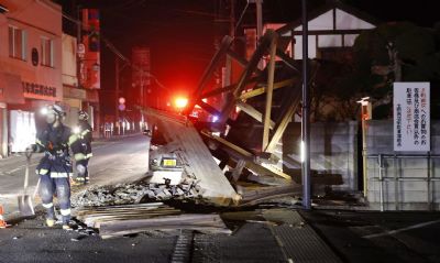 Terremoto abala costa nordeste do Japo e gera alerta de tsunami