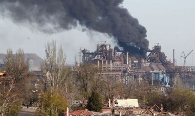 Lder ucraniano pede trgua para retirar civis presos em siderrgica