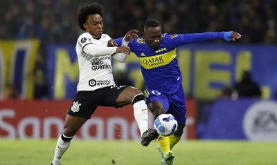 Corinthians segura empate com o Boca na Bombonera