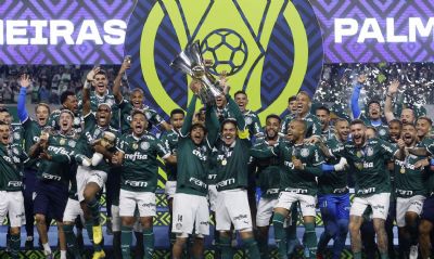 Palmeiras vence Amrica-MG e recebe trofu de campeo Brasileiro